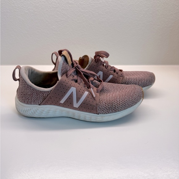 New Balance Mauve Sneakers with White Sole - Picture 1 of 6